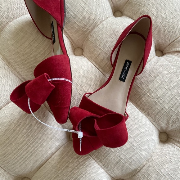 New! Nine West wine suede red flats - Picture 3 of 5